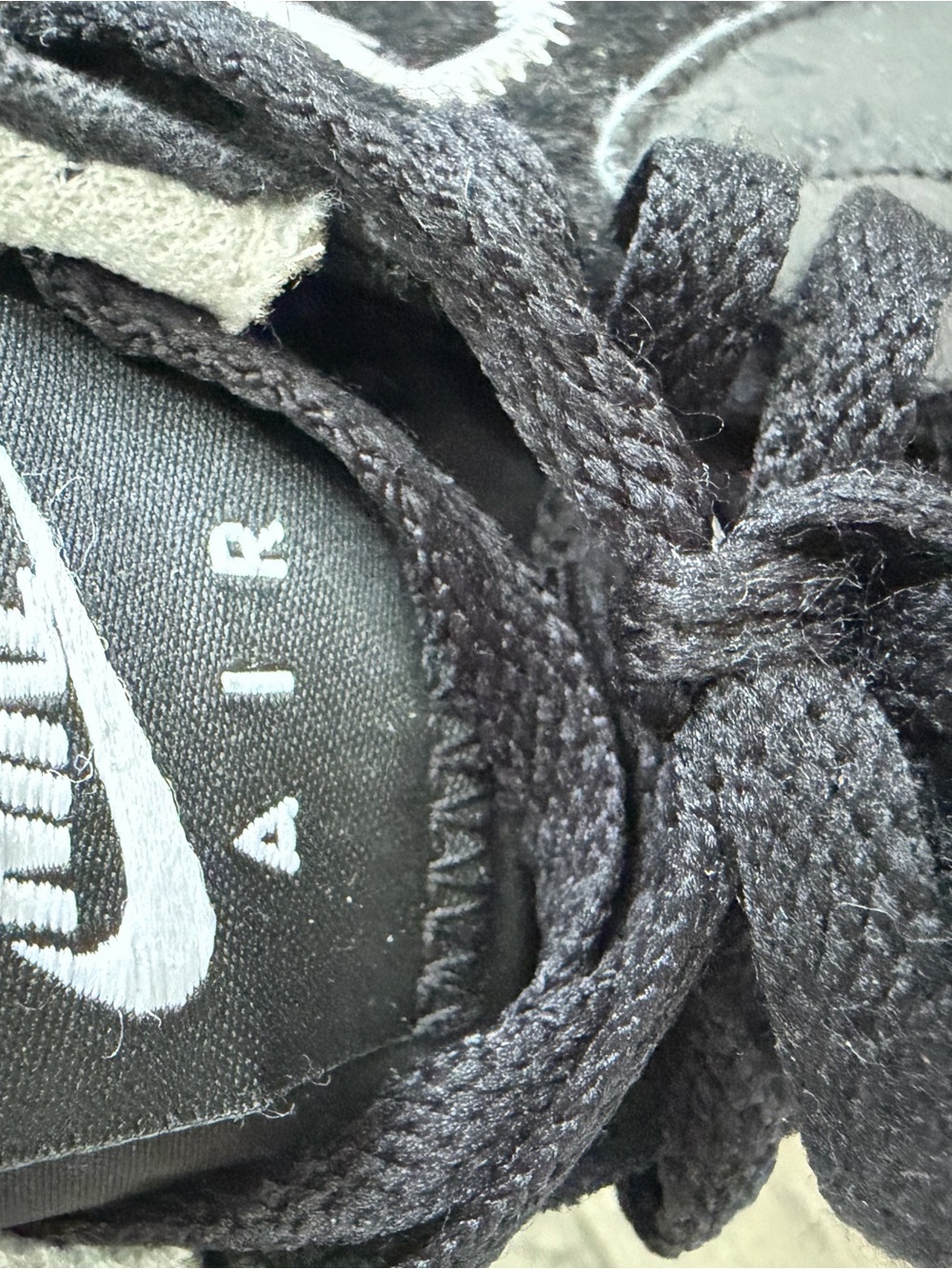 Nike Kids' Black and White Athletic Sneakers size 4Y - Picture 7 of 8